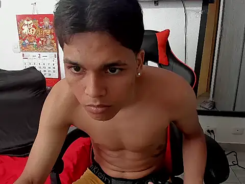 Snapshot of David_Gil19 chatting on 02.16.25 David Gil19 online show from 02.16.25