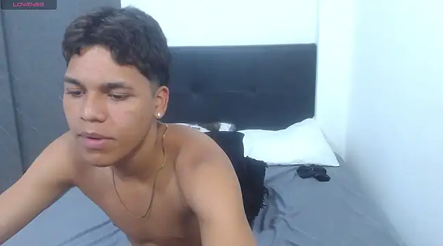 Snapshot of David_Gil19 chatting on 02.26.25 David Gil19 online show from 02.26.25