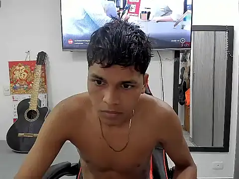 Snapshot of David_Gil19 chatting on 02.28.25 David Gil19 online show from 02.28.25