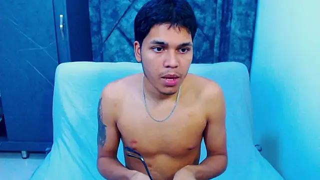 Snapshot of David_Gil19 chatting on 01.08.26 David Gil19 online show from 01.08.26