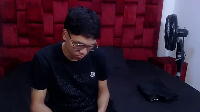 Snapshot of David_Gil19 chatting on 01.11.26 David Gil19 online show from 01.11.26