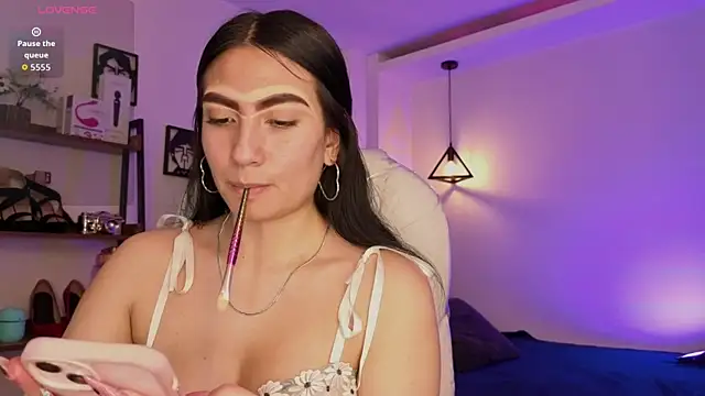 Miller Vanessa  online show from 10.25.25