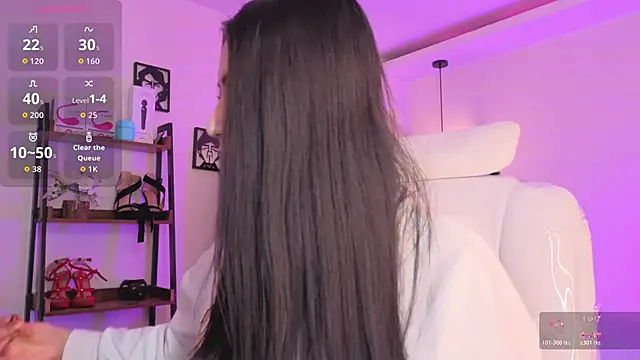 Miller Vanessa  online show from 04.17.26