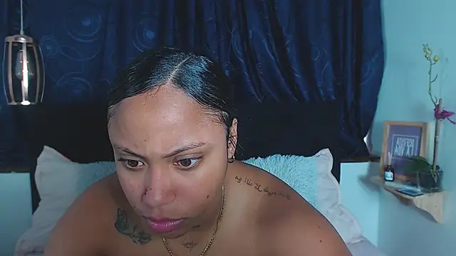 Snapshot of rebeka_kenye chatting on 02.18.25 rebeka kenye online show from 02.18.25