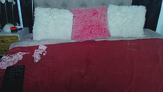 Snapshot of rebeka_kenye chatting on 03.23.25 rebeka kenye online show from 03.23.25