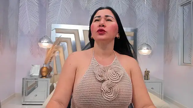 Layla palmer online show from 02.14.25