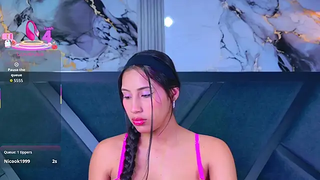 Snapshot of YesyHills chatting on 09.30.25 YesyHills online show from 09.30.25