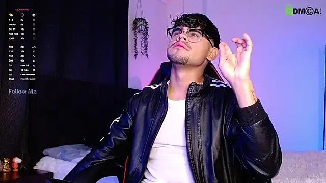 isaac-saenz online show from 10.14.25