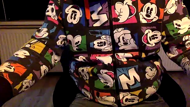 Snapshot of Bleueyez007 chatting on 02.14.25 Bleueyez007 online show from 02.14.25