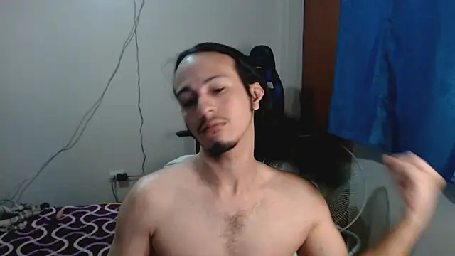 Snapshot of cholitohermoso chatting on 03.04.25 cholitohermoso online show from 03.04.25