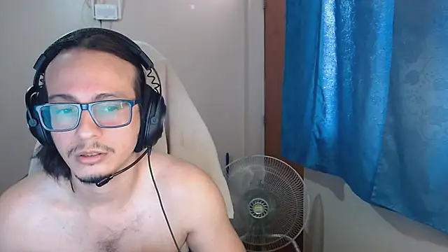 Snapshot of cholitohermoso chatting on 03.08.25 cholitohermoso online show from 03.08.25