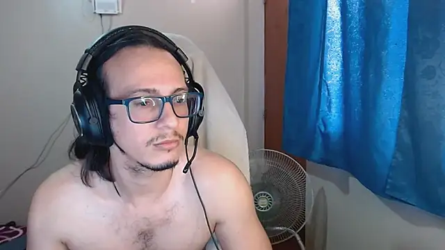 Snapshot of cholitohermoso chatting on 03.08.25 cholitohermoso online show from 03.08.25