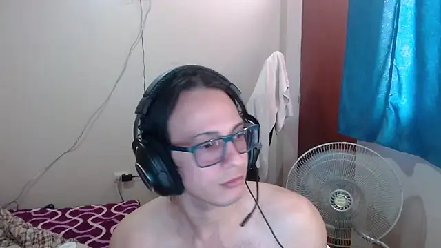Snapshot of cholitohermoso chatting on 03.12.25 cholitohermoso online show from 03.12.25