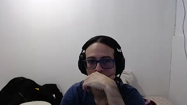 Snapshot of cholitohermoso chatting on 11.12.25 cholitohermoso online show from 11.12.25