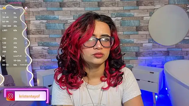 Snapshot of kristen_tay chatting on 02.03.26 kristen tay online show from 02.03.26