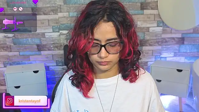 Snapshot of kristen_tay chatting on 02.08.26 kristen tay online show from 02.08.26