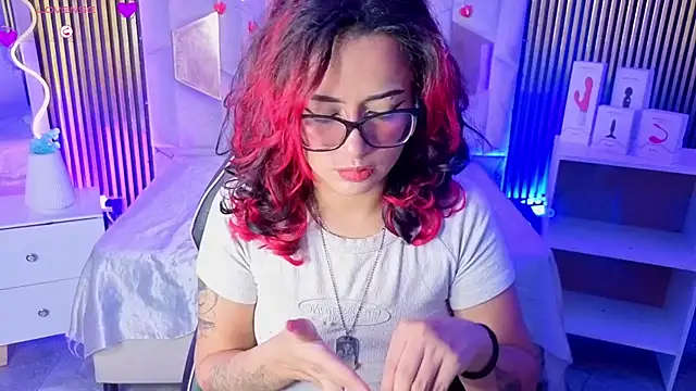 Snapshot of kristen_tay chatting on 02.25.26 kristen tay online show from 02.25.26