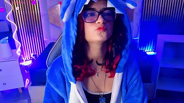 Snapshot of kristen_tay chatting on 02.26.26 kristen tay online show from 02.26.26