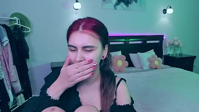 GabriellaMays online show from 03.12.25