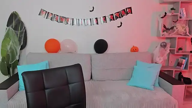 GabriellaMays online show from 10.30.25