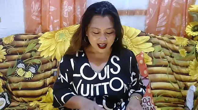Snapshot of UrSweetClassyPinay chatting on 12.08.24 UrSweetClassyPinay online show from 12.08.24