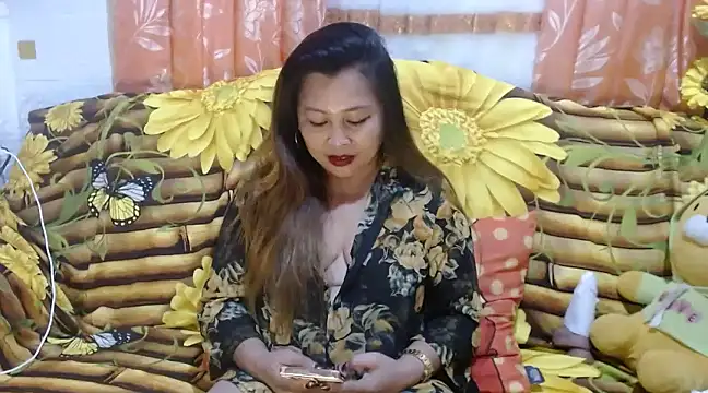 Snapshot of UrSweetClassyPinay chatting on 12.17.24 UrSweetClassyPinay online show from 12.17.24
