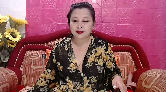 Snapshot of UrSweetClassyPinay chatting on 02.22.25 UrSweetClassyPinay online show from 02.22.25