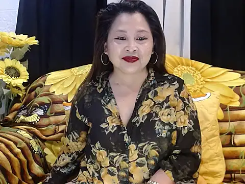 Snapshot of UrSweetClassyPinay chatting on 10.20.25 UrSweetClassyPinay online show from 10.20.25