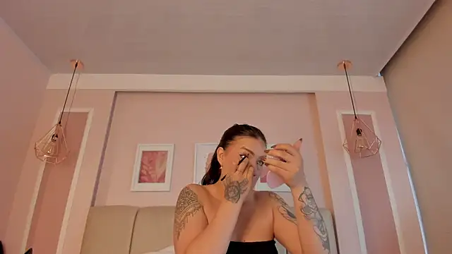 Snapshot of Annie_rhoades chatting on 04.30.26 Annie rhoades online show from 04.30.26