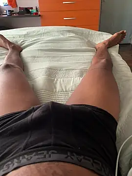 Snapshot of papibbc6989 chatting on 02.22.25 papibbc6989 online show from 02.22.25