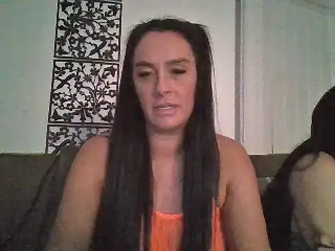 Layla Gilf Mae online show from 02.25.25