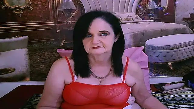 Snapshot of LuciousGrace chatting on 06.30.26 LuciousGrace online show from 06.30.26