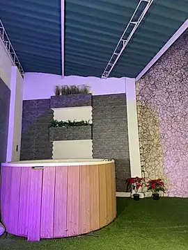 MelanieHillss online show from 12.14.25