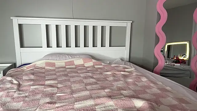 meggsworld online show from 02.13.25