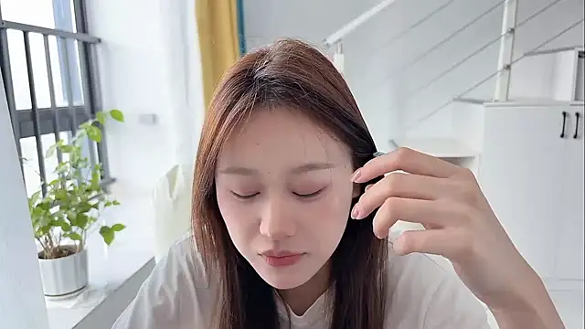 Cassie-20 online show from 10.31.25