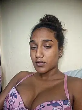 Snapshot of indianpink_lips chatting on 11.11.25 indianpink lips online show from 11.11.25