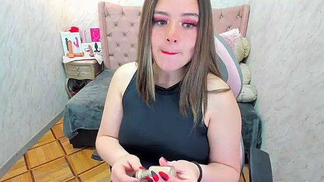 Lianngrace online show from 10.18.25