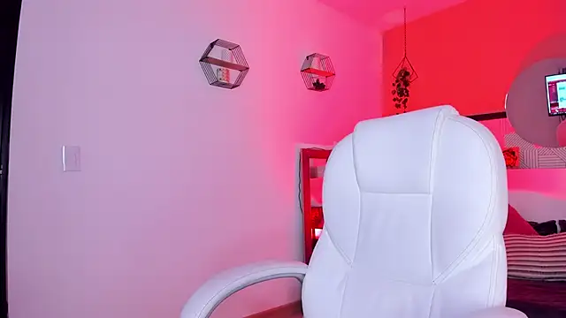 Bella walker  online show from 04.13.26