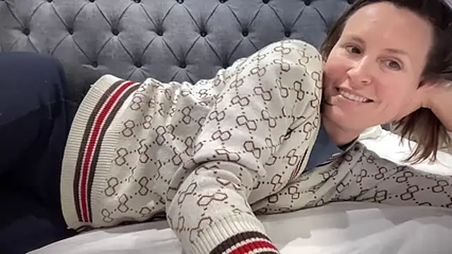 eatmypie69 online show from 10.19.25