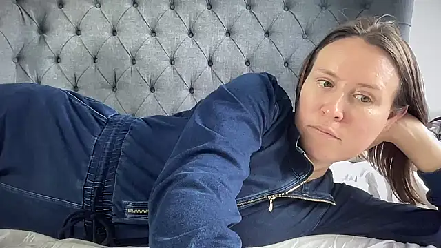 eatmypie69 online show from 11.12.25