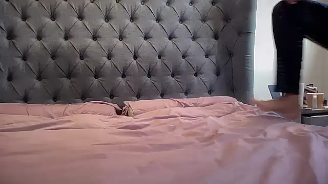 eatmypie69 online show from 12.19.25