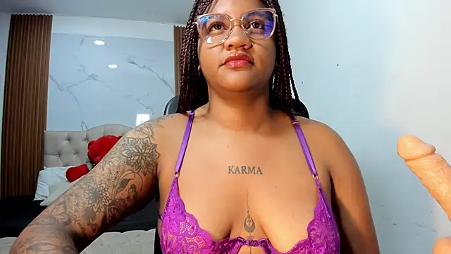 Snapshot of ZahraRose chatting on 02.23.26 ZahraRose online show from 02.23.26