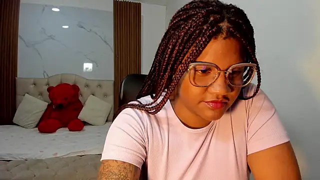 Snapshot of ZahraRose chatting on 03.03.26 ZahraRose online show from 03.03.26