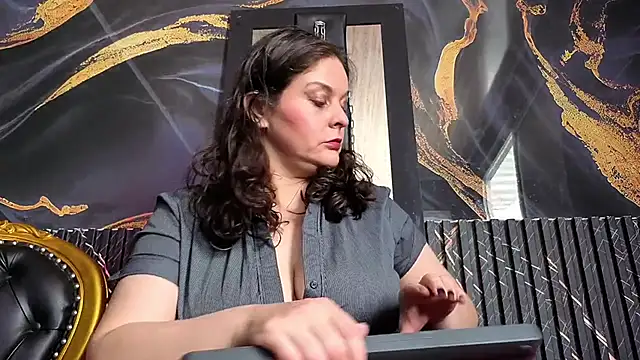 Snapshot of AmandaKovich chatting on 02.04.26 AmandaKovich online show from 02.04.26