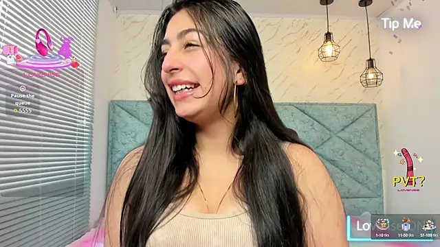 Snapshot of Katty_love01 chatting on 10.13.25 Katty love01 online show from 10.13.25