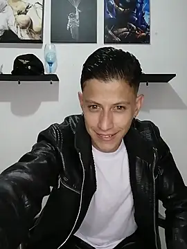 Snapshot of Mr-Eros-Master chatting on 02.15.25 Mr-Eros-Master online show from 02.15.25