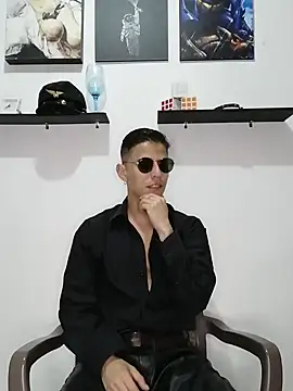 Snapshot of Mr-Eros-Master chatting on 02.16.25 Mr-Eros-Master online show from 02.16.25