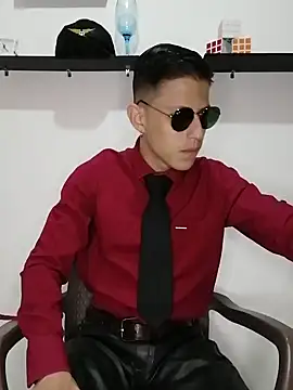 Snapshot of Mr-Eros-Master chatting on 02.18.25 Mr-Eros-Master online show from 02.18.25