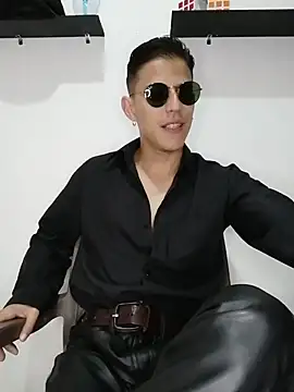 Snapshot of Mr-Eros-Master chatting on 02.20.25 Mr-Eros-Master online show from 02.20.25