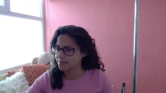 Snapshot of morahaze chatting on 01.09.25 morahaze online show from 01.09.25
